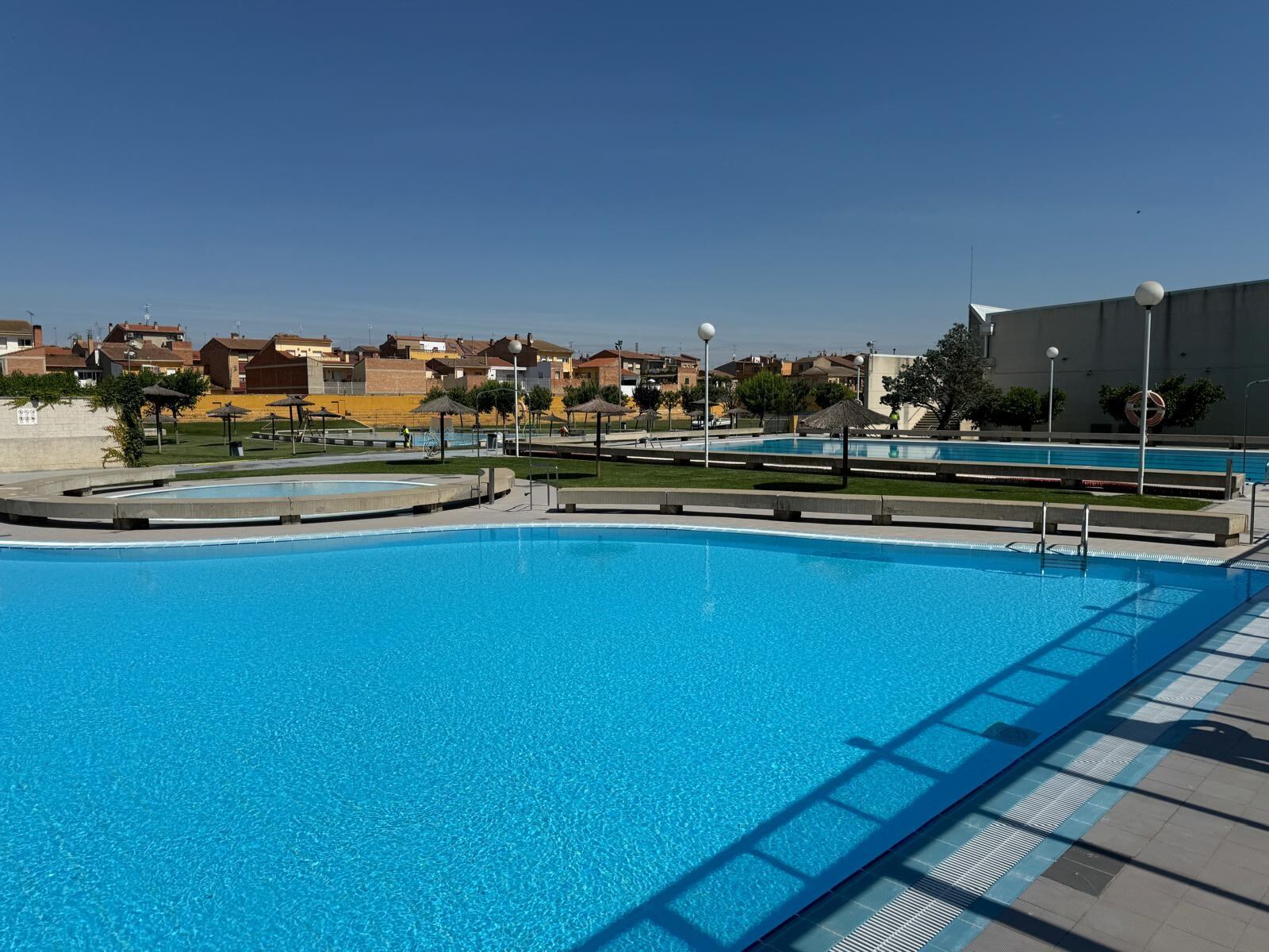 Piscina municipal de Binéfar. Foto: Ayuntamiento de Binéfar