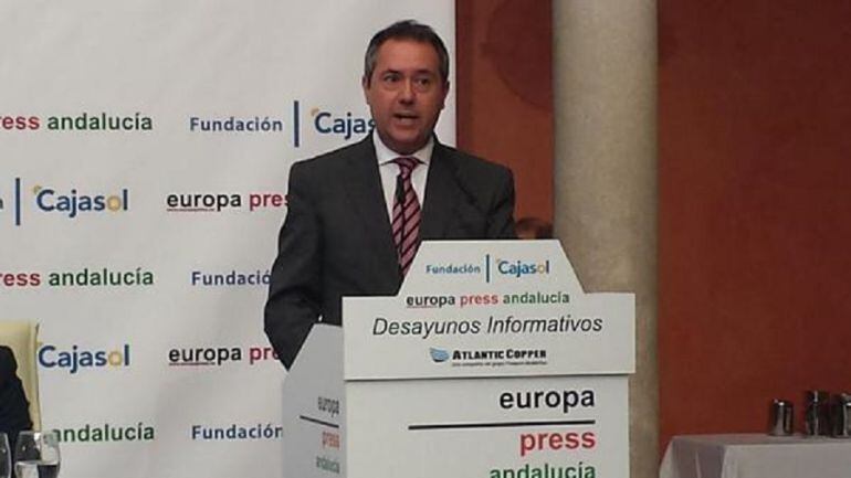 El alcalde Juan Espadas en el desayuno organizado por Europa Press