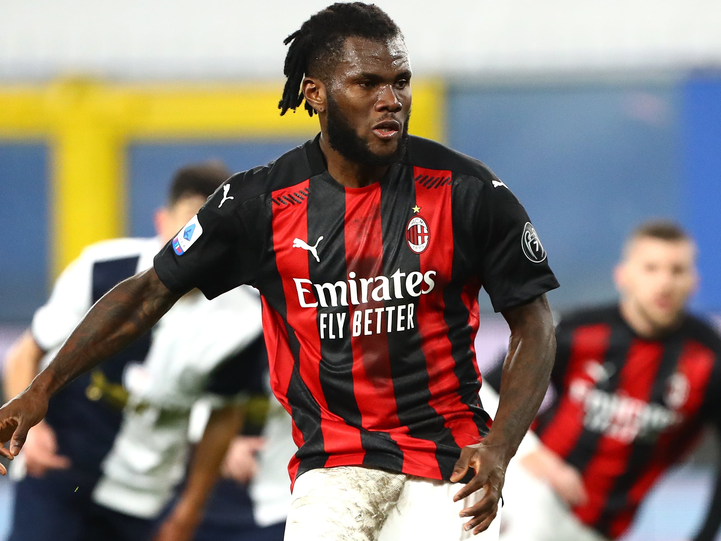 GENOA, ITALY - DECEMBER 06: Franck Kessie of AC Milan scores their sides first goal from the penalty spot during the Serie A match between UC Sampdoria and AC Milan at Stadio Luigi Ferraris on December 06, 2020 in Genoa, Italy. Sporting stadiums around Italy remain under strict restrictions due to the Coronavirus Pandemic as Government social distancing laws prohibit fans inside venues resulting in games being played behind closed doors. (Photo by Marco Luzzani/Getty Images)