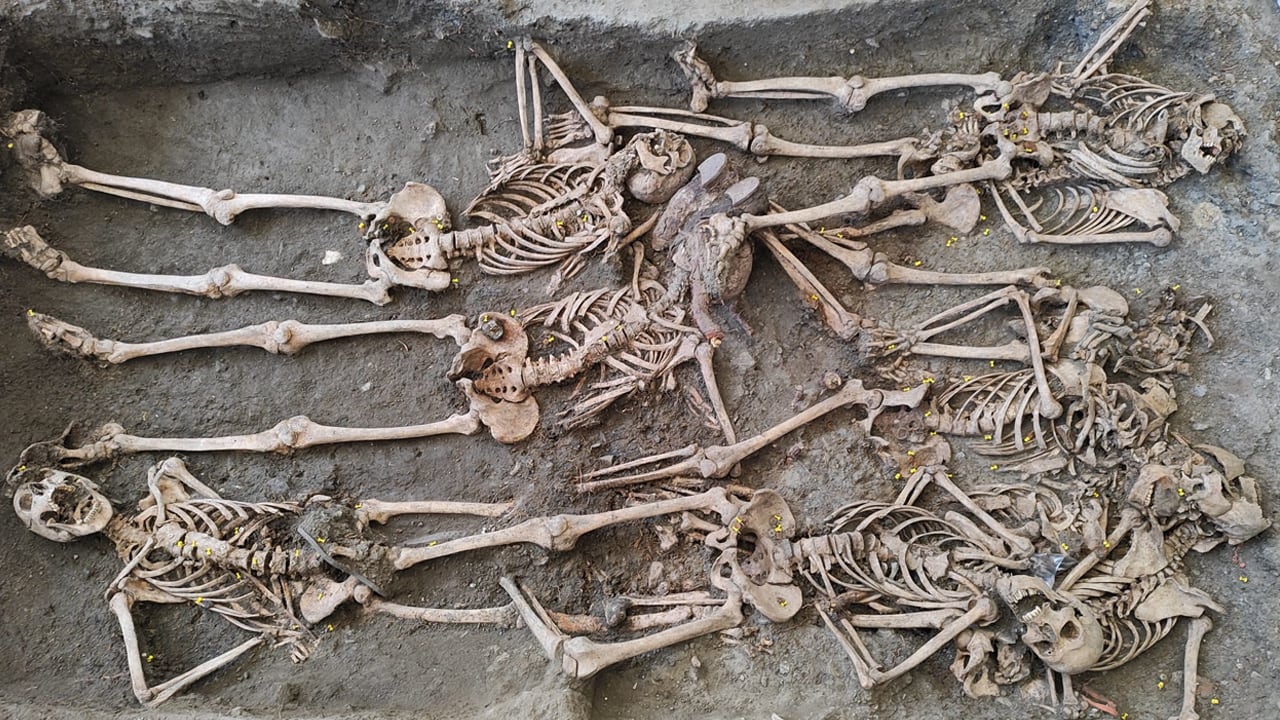 Diez cuerpos encontrados con signos de disparo y manos atadas a la espalda en la fosa común del Barranco de Viznar (Granada), Lugar de la Memoria