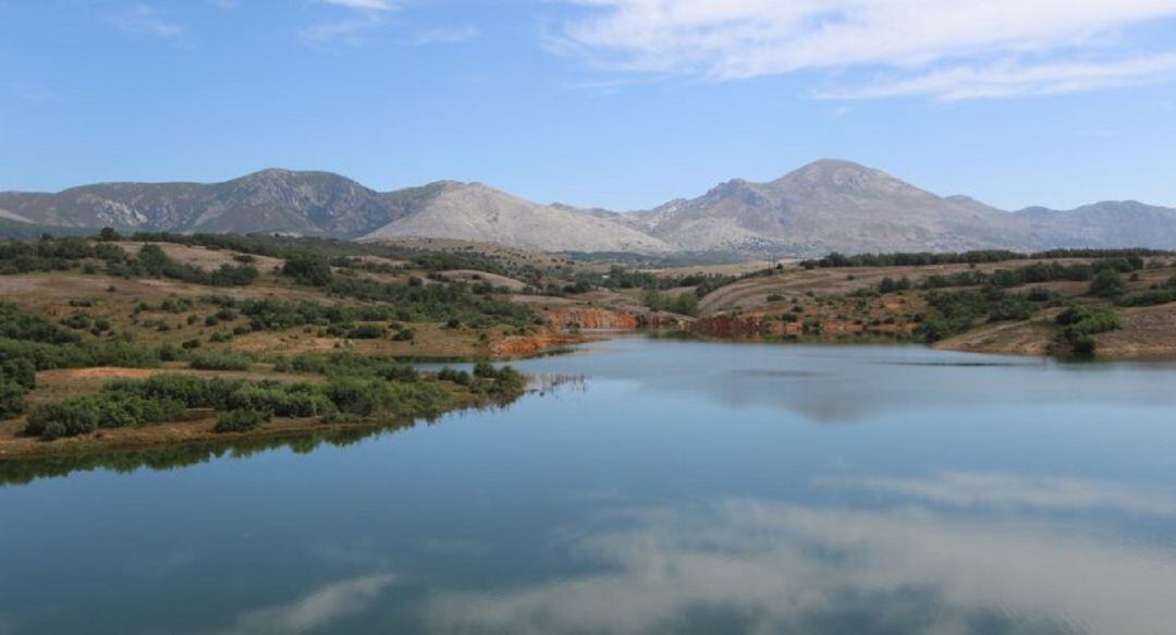 Embalse de Villafría en Santibáñez de la Peña (Palencia)