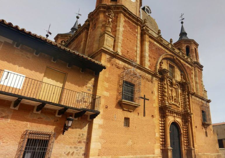 Imagen Plaza Mayor de San Carlos del Valle.