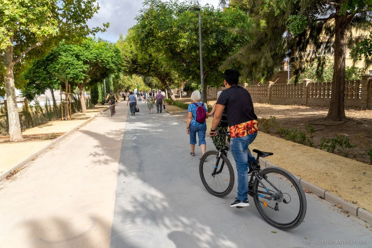 Visita a la segunda fase de la Vía Verde del Barrio Peral