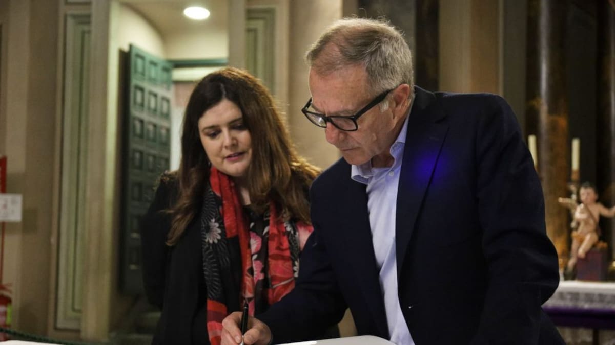 El ministro de Cultura llama a la movilización de "las personas sensatas" para evitar que las derechas sumen