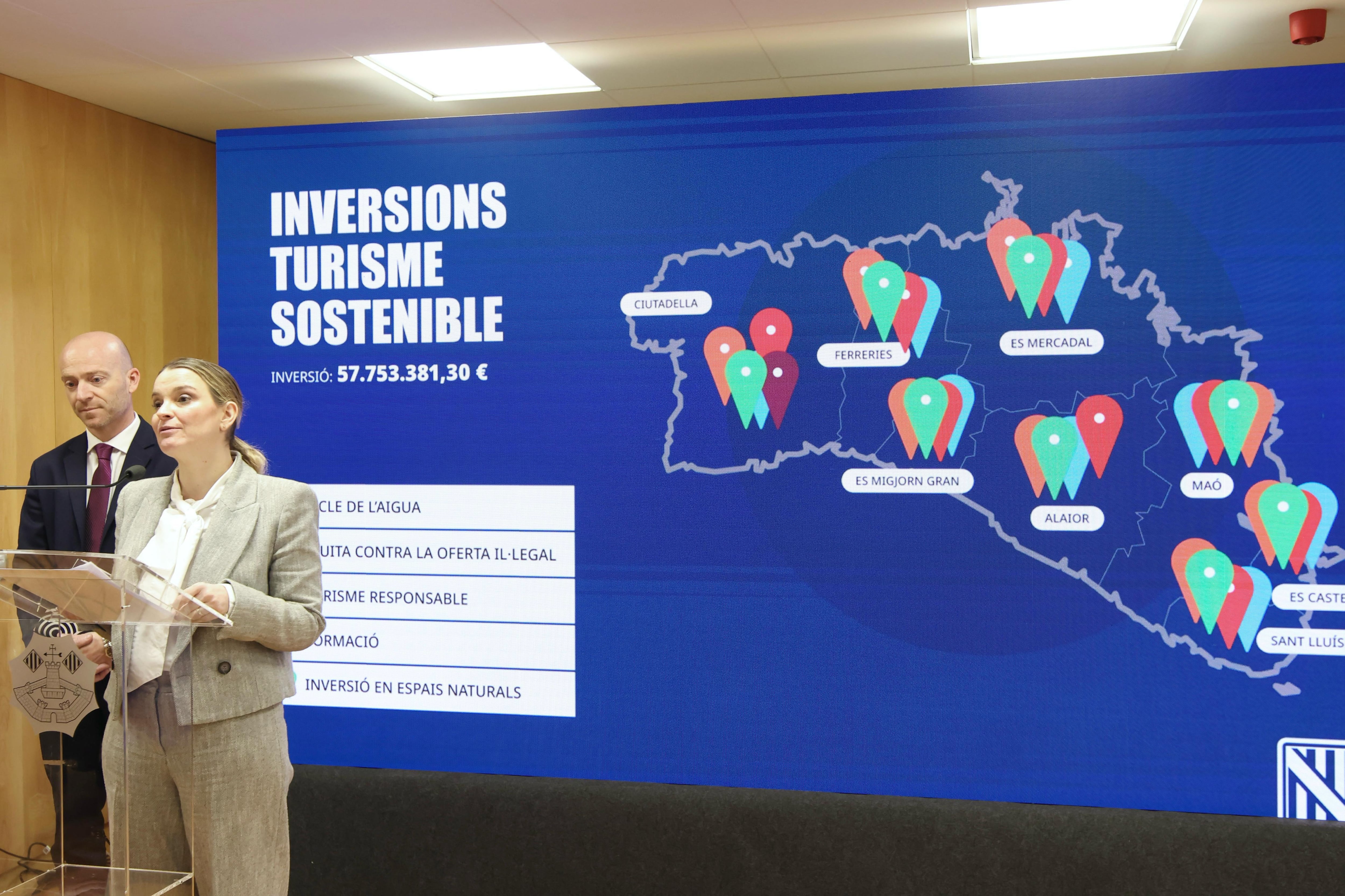 Prohens presentant les inversions a Menorca