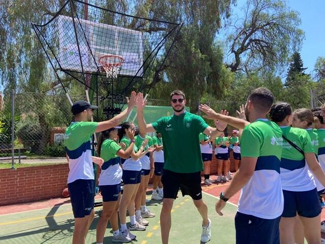 El alero del Unicaja Jonathan Barreiro en el campus de la Fundación Unicaja