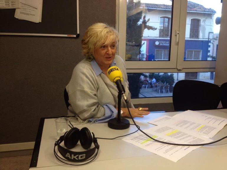 La directora del III Congreso Internacional de Espacios de Arte y Salud, Alicia Ventura, en Radio Dénia Cadena SER.