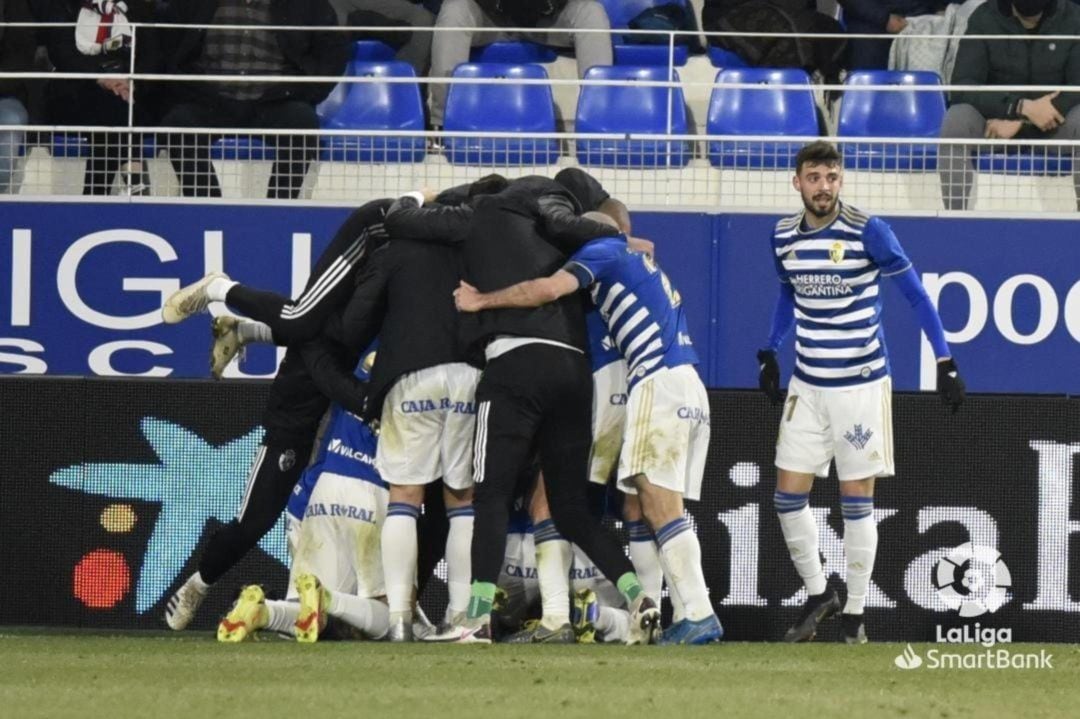 Dos goles de Dani Ojeda y la gran actuación de Amir le dan la victoria en Huesca a la Ponferradina