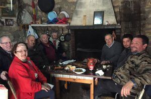 Almuerzo en la cueva de Candelas, en Albalate