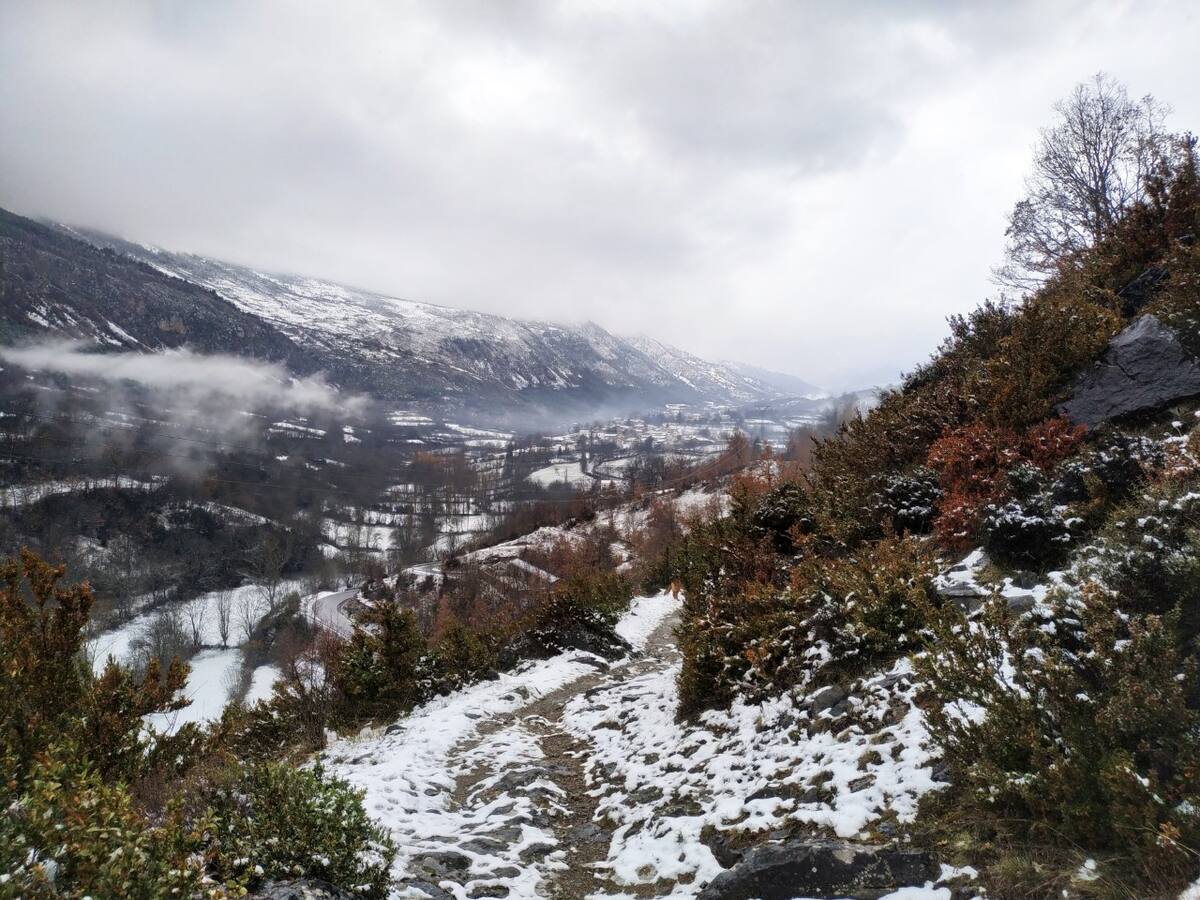 Febrero se despide con nieve, lluvia y niebla