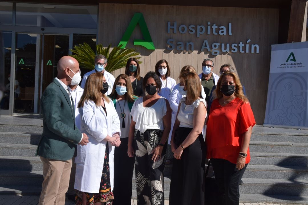 Visita de la viceconsejera de Salud, Catalina García, al hospital San Agustín de Linares.