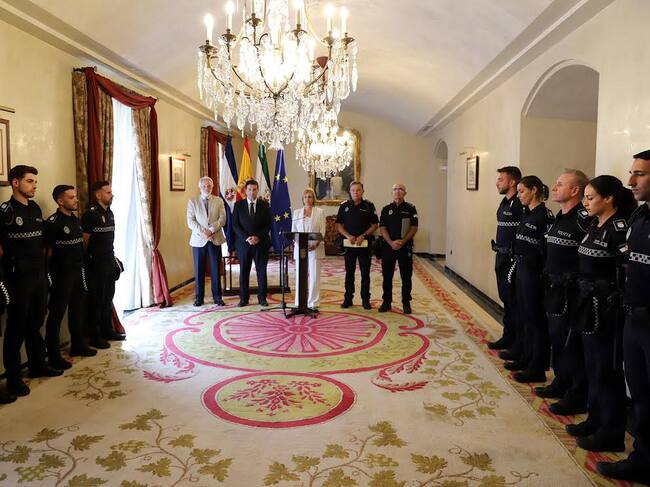 Recepción en el Ayuntamiento a los nuevos policías locales