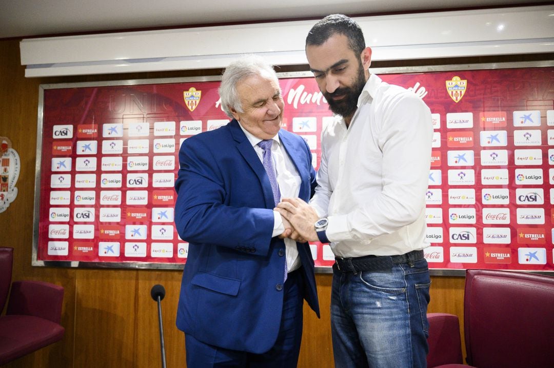 Alfonso García y Mohamed El Assy en rueda de prensa.