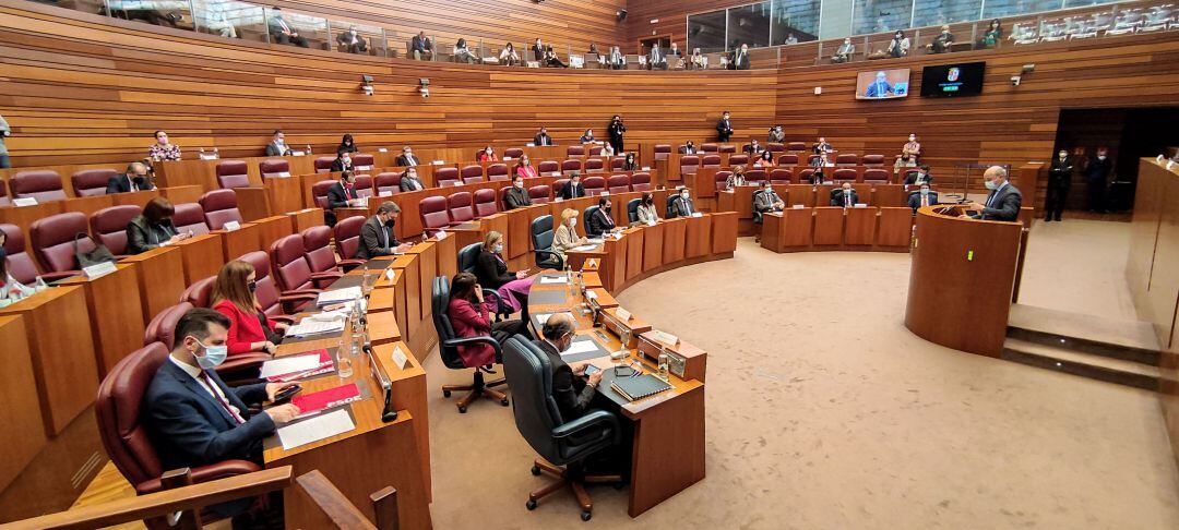 Debate en las Cortes de la moción de censura del PSOE de Castilla y León