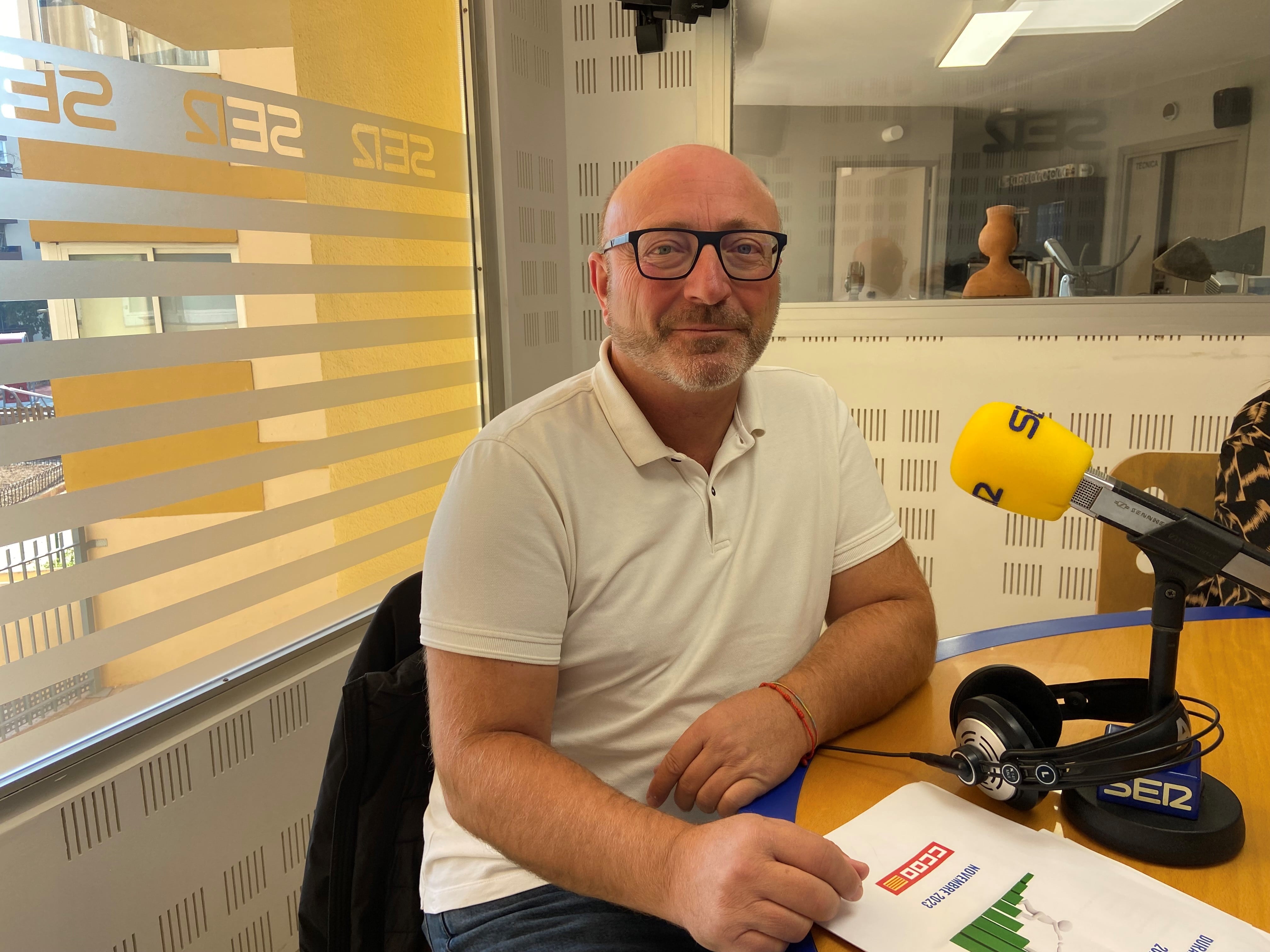 José Luis García en los estudios de Radio Ibiza SER