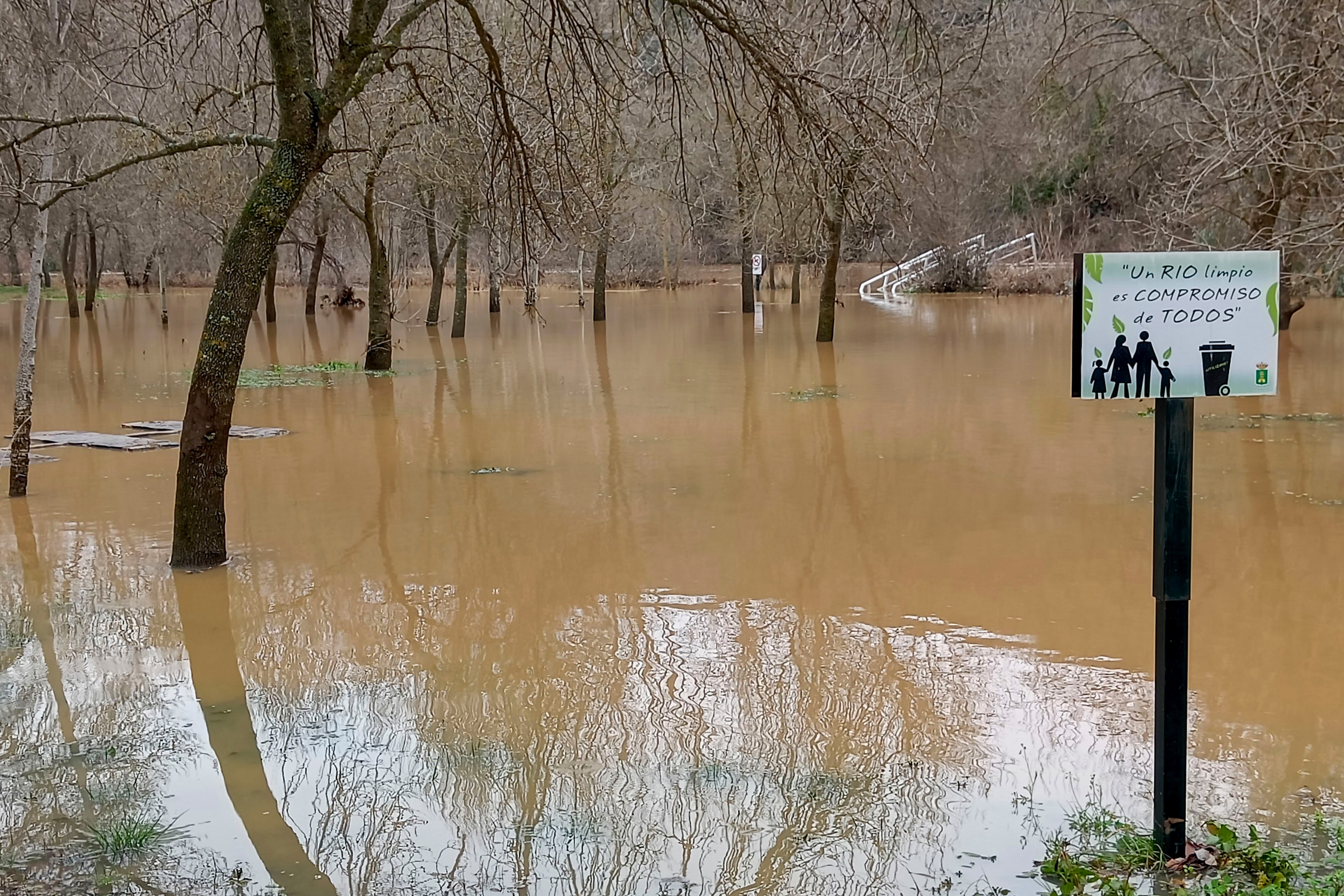 Crecida del río Bullaque a su paso por Piedrabuena