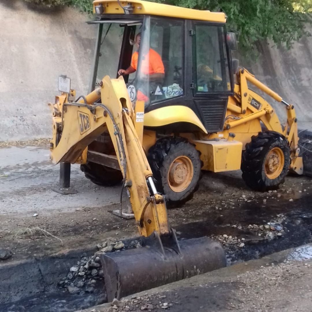 Limpieza en el cauce del río Vinalopó a su paso por Elda