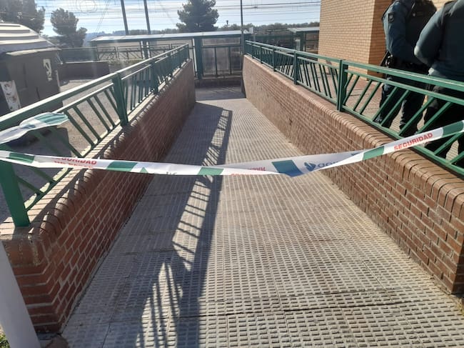 Estación cerrada para evitar el acceso de los agricultores a las vías del tren y realizar el corte de las vías