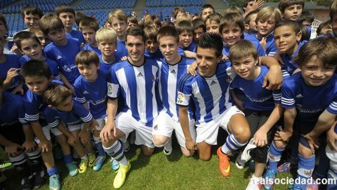 Zaldua, Gaztañaga y Berchiche rodeados de la futura cantera blanquiazul