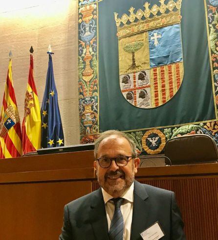El aragonés Javier Colás en una visita en las Cortes de Aragón
