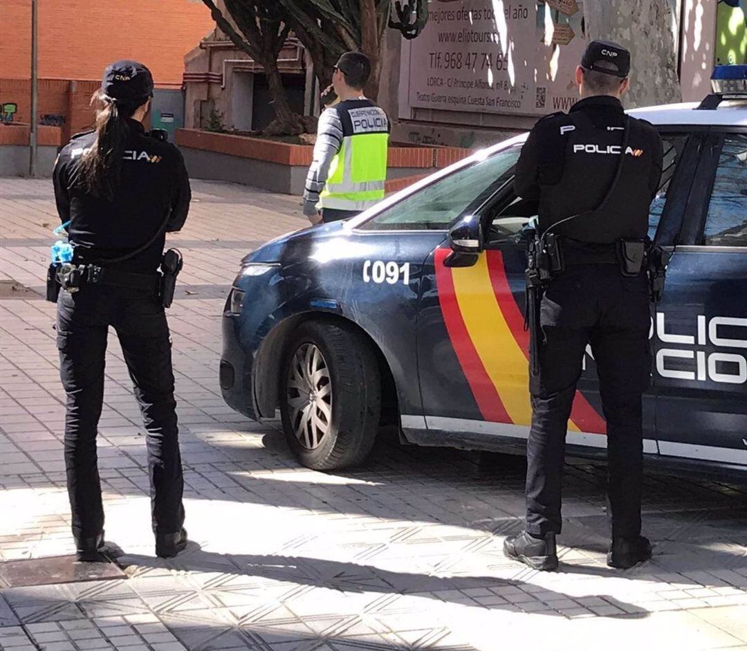 La mujer no opuso resistencia cuando fue arrestada. 