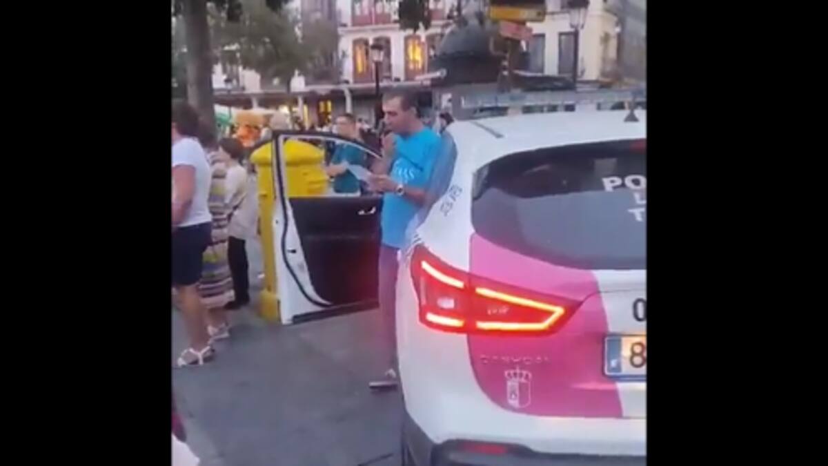 Antiabortistas utilizan la megafonía de un coche patrulla en Toledo: la Policía Local abre una investigación