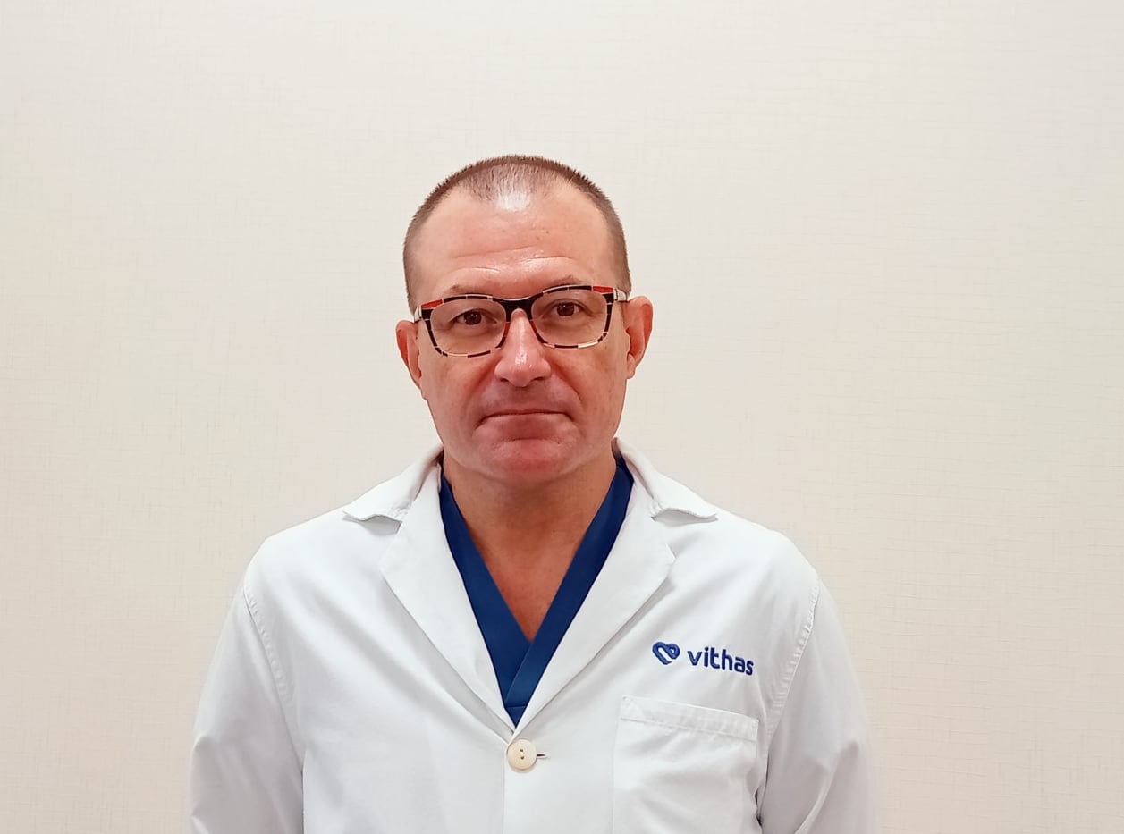 Juan Antonio Tena, especialista en obstetricia y ginecología del hospital Vithas Sevilla