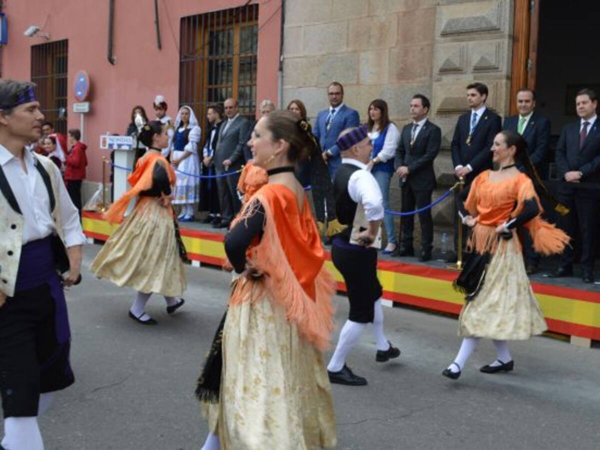 Miles de Talaveranos se vuelcan con el Cortejo de Las Mondas