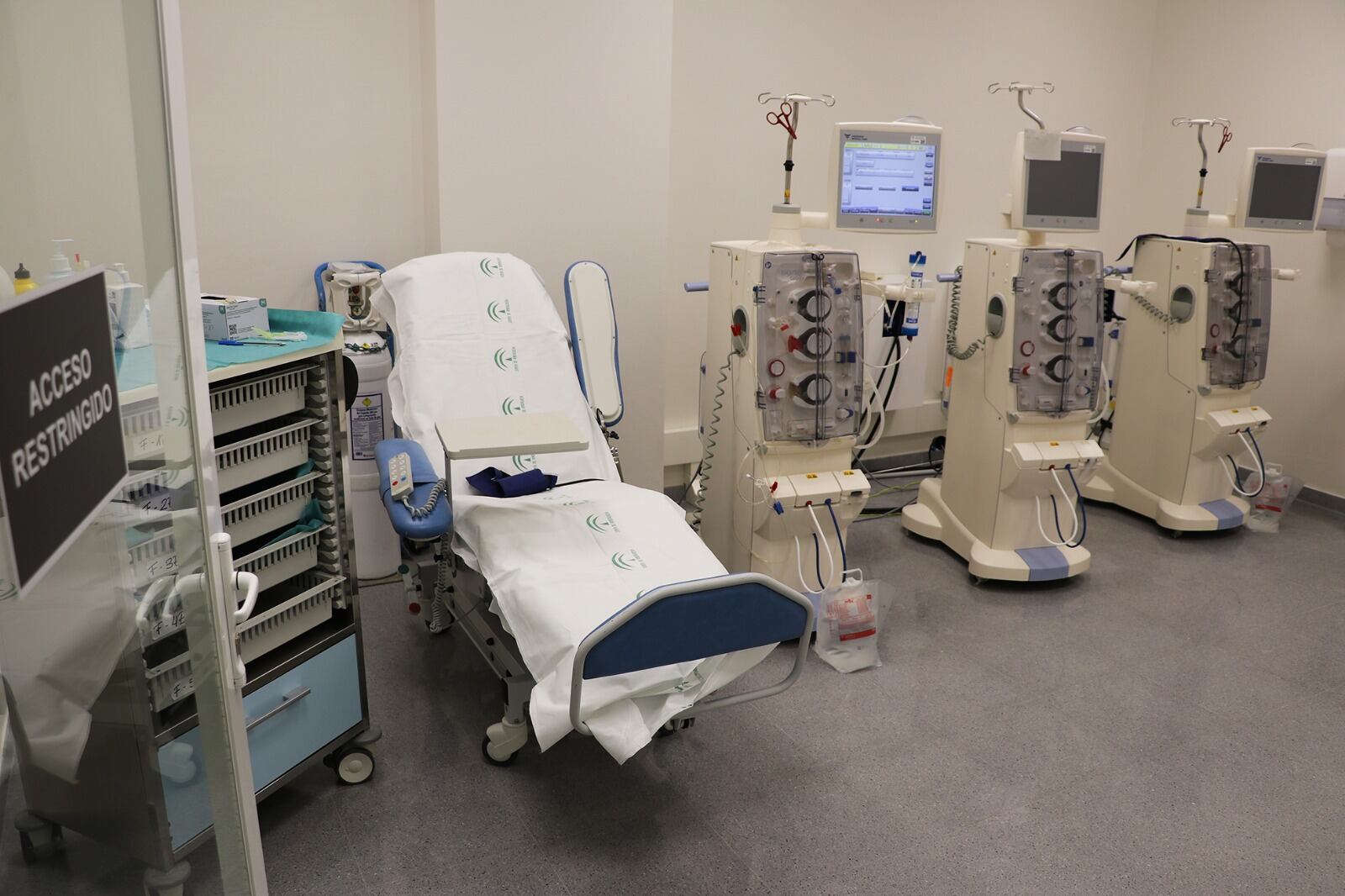 Sala diálisis del Hospital de la Serranía