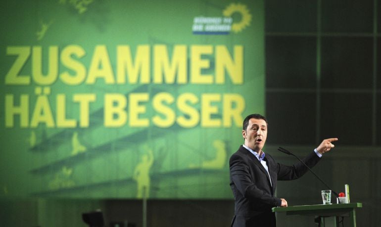 El co-presidente del Partido Verde alemán Cem Özdemir durante el Congreso del Partido Verde celebrado en Hanover, Alemania el 16 de noviembre de 2012.