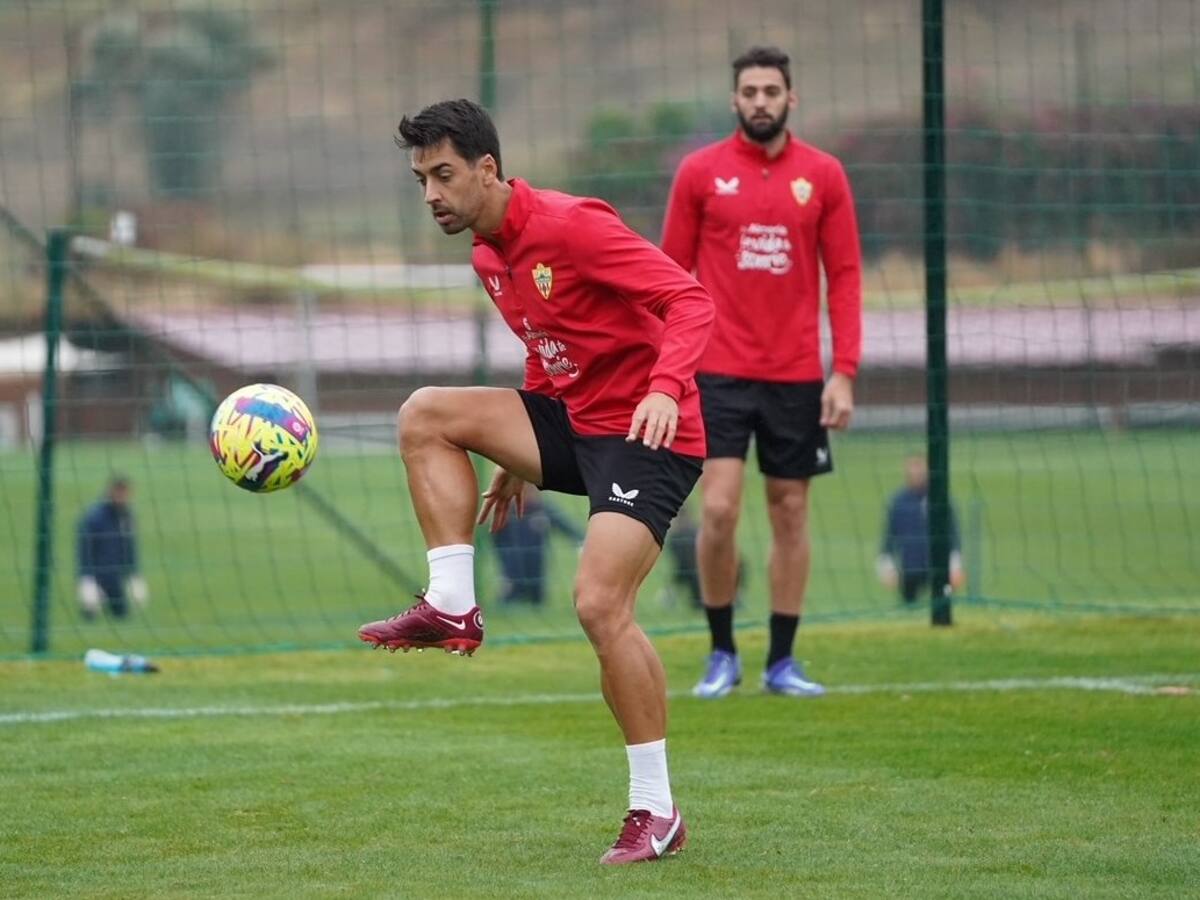 La renovación de César de la Hoz, parada