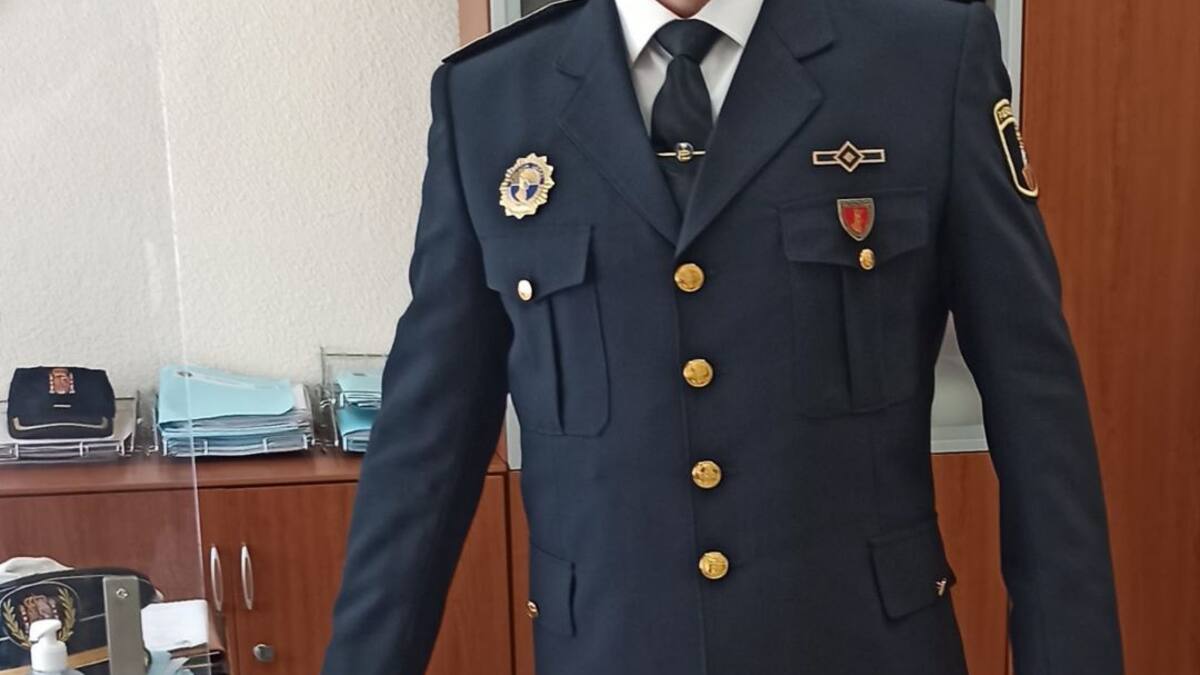 Juan Manuel Jiménez, jefe Policía Local Monóvar: "Debemos velar por que la fiesta acabe en paz"