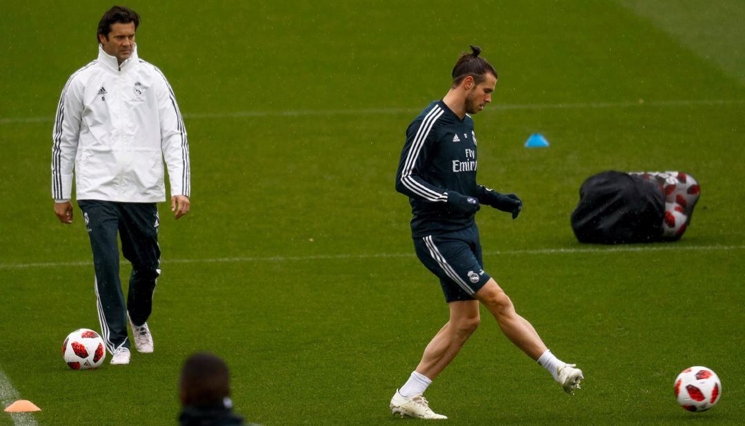 Solari y Bale, en el primer entrenamiento del argentino como técnico del Real Madrid.