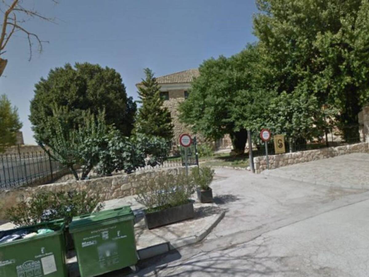 La Junta autorizó la vacuna del párroco de Belmonte porque figura como trabajador de la residencia