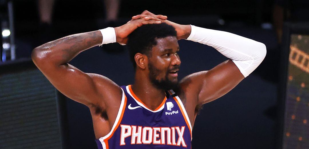 DeAndre Ayton, durante un partido con los Phoenix Suns