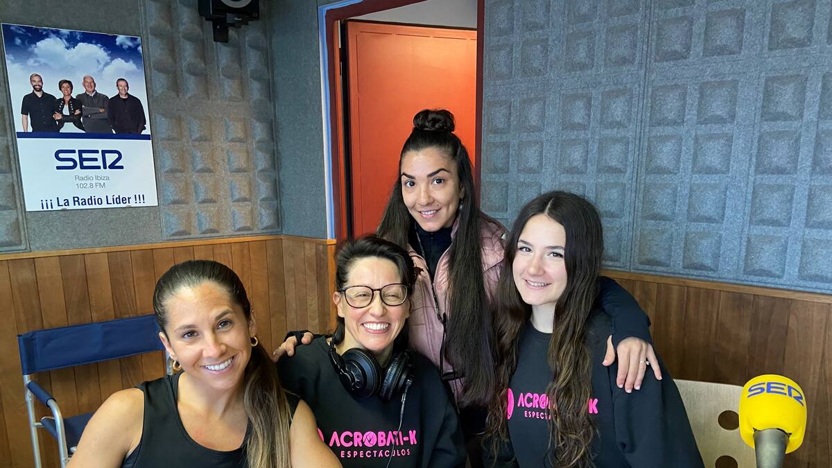 Acrobacias, baile y números aéreos en es Viver con el espectáculo 'Life is a circus'