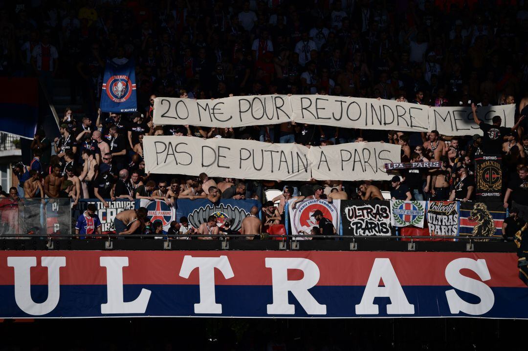 Los ultras del PSG dejan un mensaje a Neymar en su vuelta