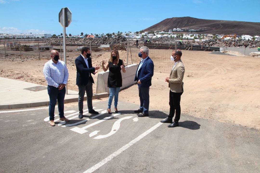 Visita al campo de fútbol de Playa Blanca.