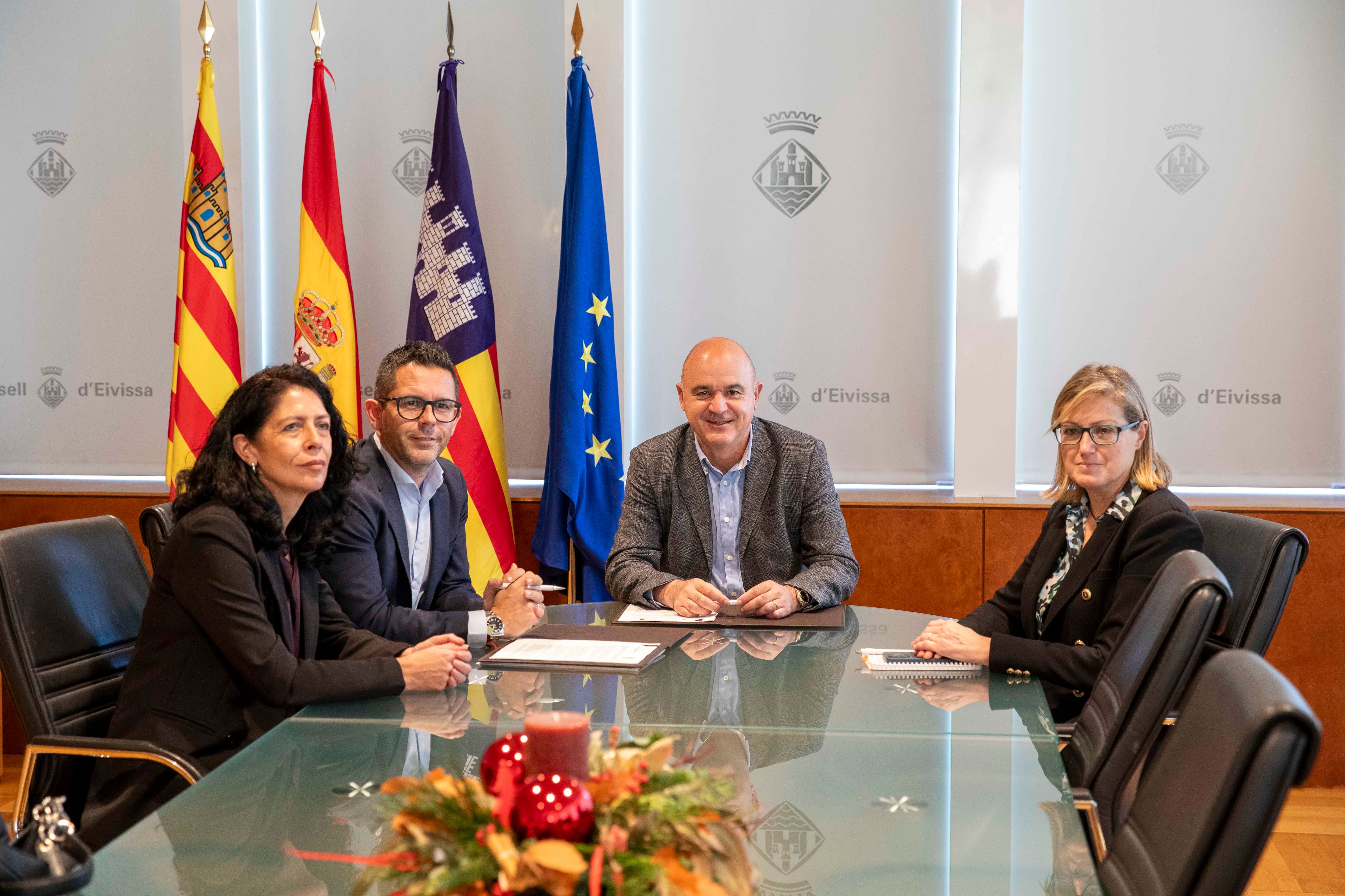 El momento de la firma del convenio