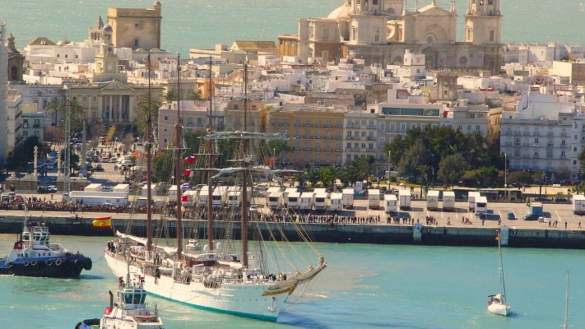 Elcano afronta su segundo crucero de instrucción en 2016