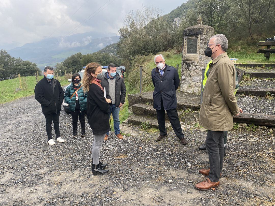 Presentación de la señalización de tramos peligrosos en las carreteras de Cantabria para los motoristas