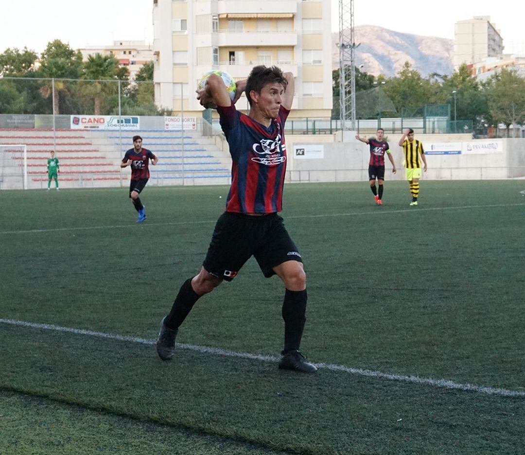 Esteban Salazar se ha hecho dueño del lateral