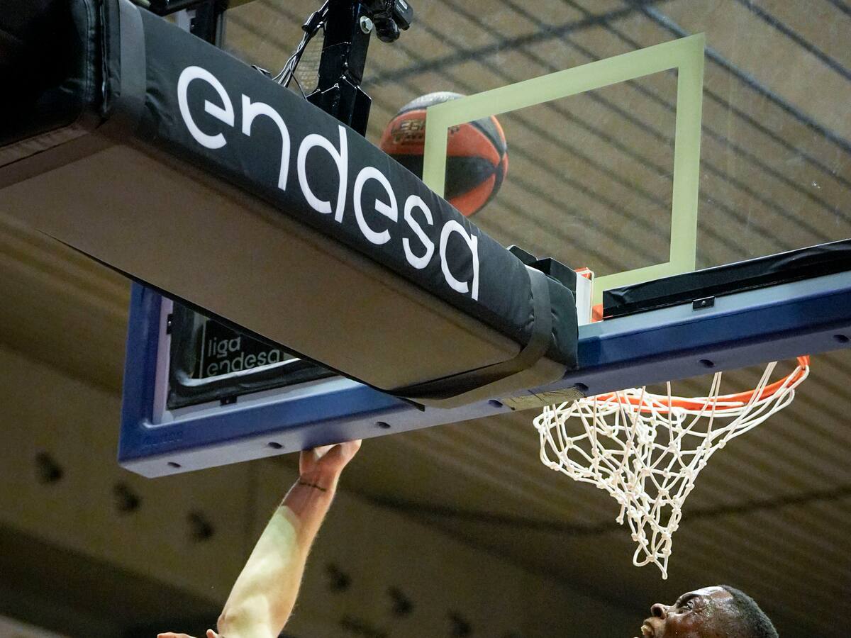 La defensa hace ganar al Lenovo Tenerife en Girona (66-79)