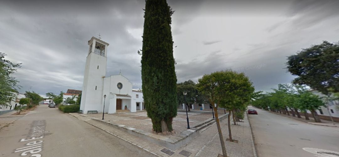 Plaza del poblado de Bazán, uno de las pedanías de colonización que dependen de Viso del Marqués, donde residen una veintena de familias.