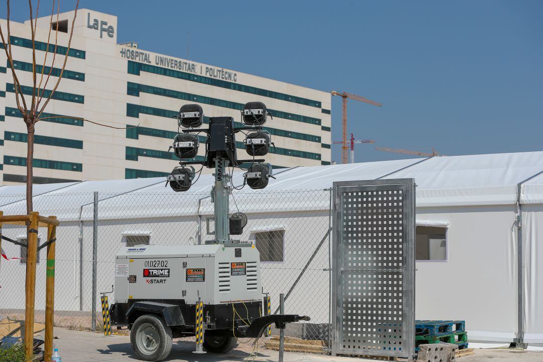 El hospital de campaña de València, junto al hospital La Fe de la ciudad.