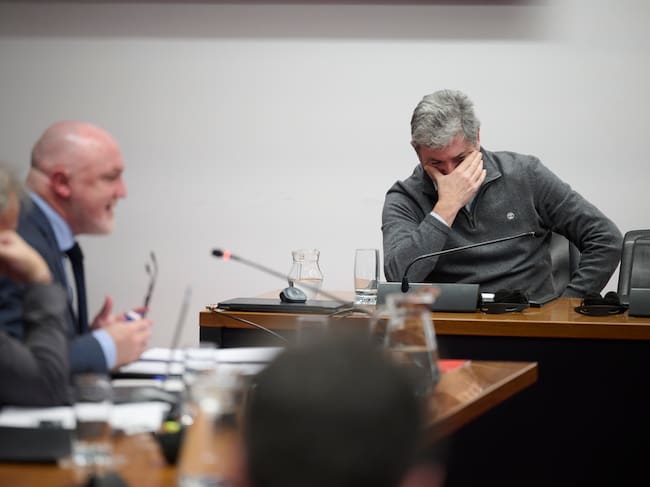 Antxon Alonso en un momento de la intervención del portavoz de UPN, Javier Esparza