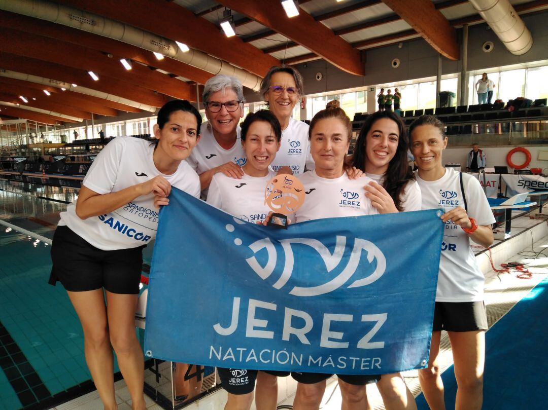 Gran actuación en el Nacional de Fondo del Jerez Natación Máster 