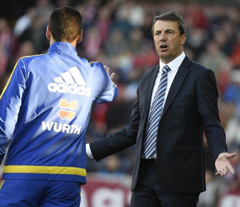 El entrenador del Granada José González