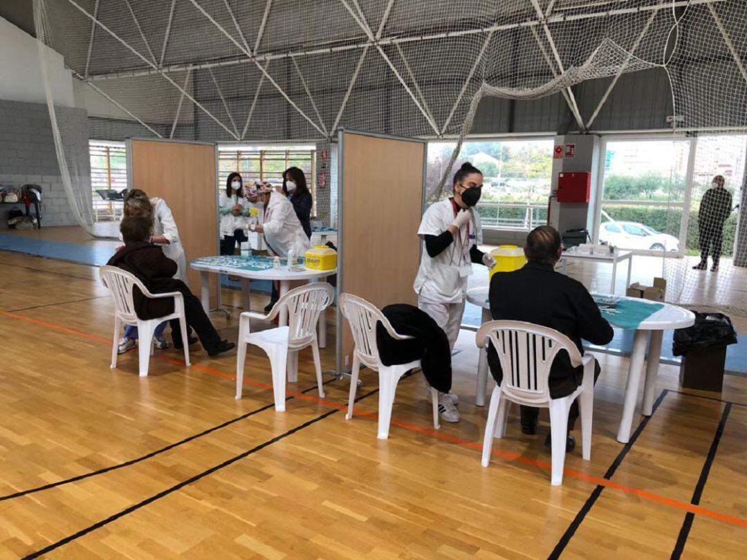 Salud desprograma más de 40.000 citas por el aplazamiento de la segunda dosis de AstraZeneca