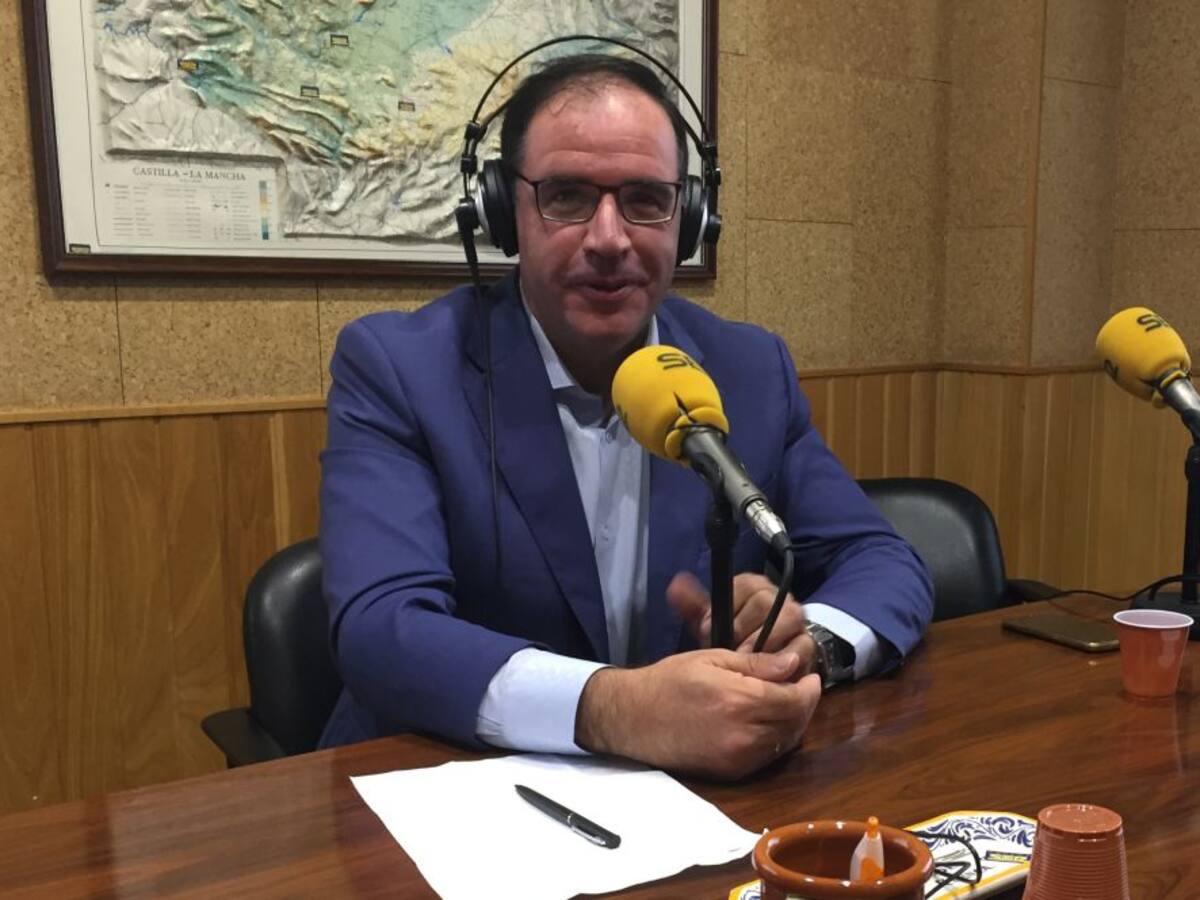 Prieto apuesta por seguir con las obras del hospital para no "dilapidar" el dinero